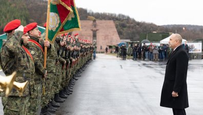 Радев: Сухопътните войски носят непобедимия български дух