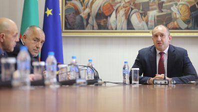 Бойко Борисов и министри разговарят с президента за мерки срещу коронавируса