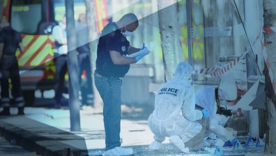 Кола се вряза в автобусна спирка в Марсилия, един човек загина