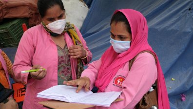 Индия планира ваксина срещу Ковид-19 до седмици, 640 000 са заразените там