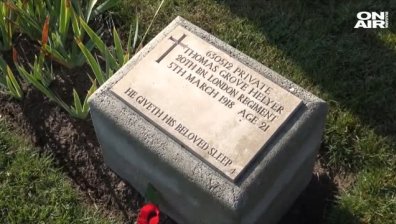 Британско семейство положи бойните ордени на свой родственик, погребан в Пловдив