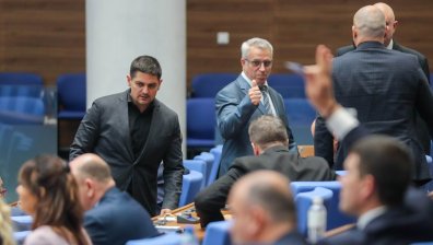 Новите депутати от МЕЧ положиха клетва в НС