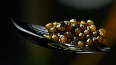 Ръст на покупките на деликатесен черен хайвер в Русия