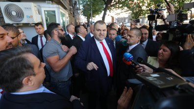 Асен Василев: Няма да получим милиарди евро заради кефа на голямото "Д"