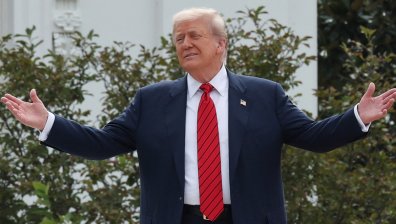 Тръмп налага жестоки мита на фармацевтичните продукти, полупроводниците и чиповете