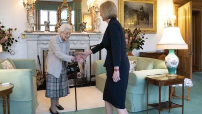 Лекар: Видът на Елизабет II при назначаването на Тръс бе знак, че тя ще умре до дни