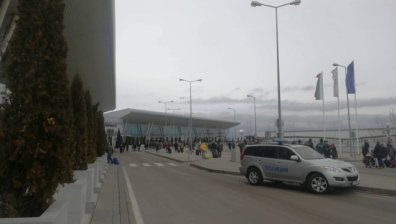 Жан-Клод Юнкер и други еврокомисари отпътуват от страната 