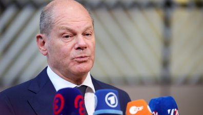 Почти три четвърти от германците са недоволни от Шолц