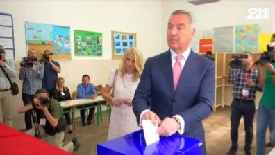 Мило Джуканович печели президентските избори в Черна гора