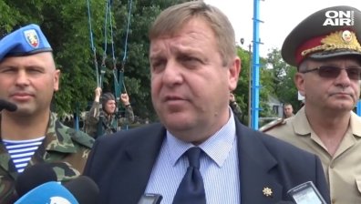 Каракачанов: Заплатата на един редник трябва да е поне 1000 лева