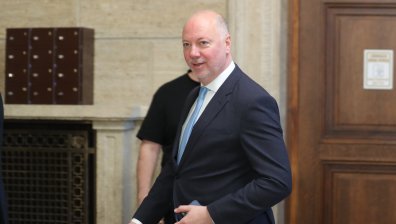 Желязков изненадан от Божанов: Още звучи в главата му "17 мига от пролетта"