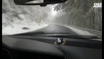 Ураганен вятър и нулева видимост затвориха Троянския проход