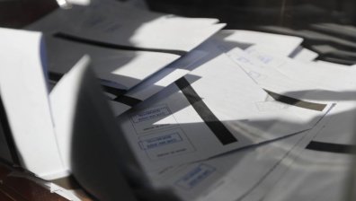 "Аз гласувам за теб, ти ме наемаш на работа": Ще се отметнат ли от обещанията си кметовете?