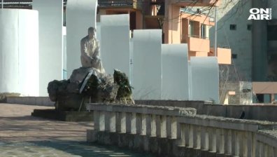 Протест в Поморие срещу изграждането на хотел върху Яворовите скали