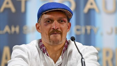 Усик: Победата ми е за всички, които се бият в страната ми, искам мач с Фюри