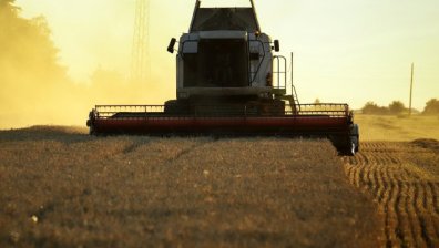 Украйна обмисля транспортирането на зърно през България и Румъния