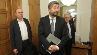 Христо Иванов към ИТН: Обслужвате ГЕРБ и ДПС, с избори хвърляте страната в хаос