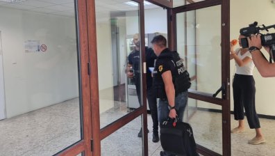 13 души са задържани при акцията на ГДБОП във ВиК - Бургас