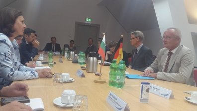 Ще си сътрудничим с Германия срещу мигрантите и каналджиите