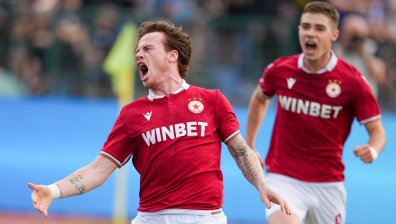 ЦСКА надигра "Левски" с 2:0, но титлата се изплъзна на "армейците"