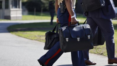 Брониран, огнеупорен, цели 18 кг, но често изчезващ - ядреният куфар на президента на САЩ (+СНИМКИ)