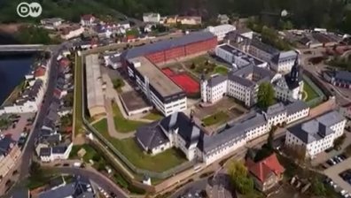 Масажи, игри и разнообразно меню в най-желания затвор в Германия (ВИДЕО)