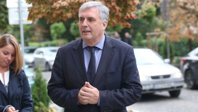 Калфин: Тъжна гледка е случващото се в парламента