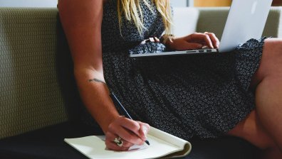 Служители искат да запазят хоумофиса, работодатели не искат да увеличават заплатите