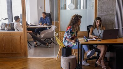 Израел излиза от ерата на работата от вкъщи, обясни за завръщането в офиса