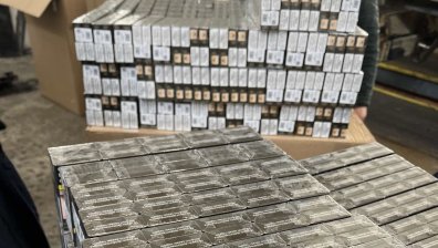 Митничари с удар на "Капитан Андреево" - задържаха 131 140 къса цигари