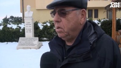 Мъж от силистренско село първи увековечи Удроу Уилсън с паметник в двора си