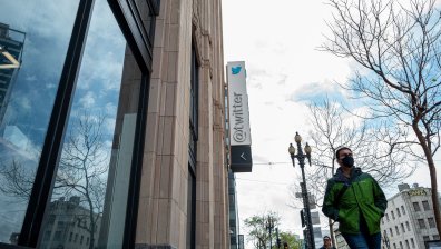 Мъск спира сделката за Twitter заради фалшивите акаунти в мрежата