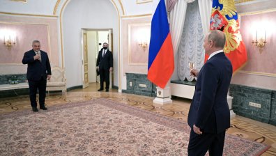 Играта на Орбан: Защо унгарският премиер отиде на крака при Путин?