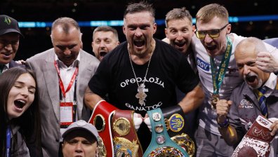 Олександър Усик нокаутира Даниел Дюбоа в битката за всички шампионски пояси (+СНИМКИ)