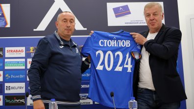 Мъри Стоилов: ЦСКА и "Лудогорец" избягаха много напред, трябва да наваксаме