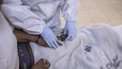 Посочиха основните симптоми на варианта Омикрон