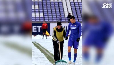 Снимка на възрастен мъж и футболист от "Етър" предизвика фурор в социалните мрежи