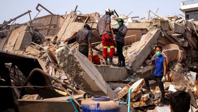 Ужасът в Мианмар: Препълнени болници и хиляди хора без храна и подслон