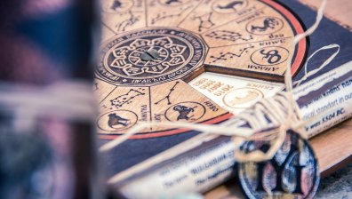 Хороскоп за 12 август: Важно запознанство за Раците, трудности за Овните