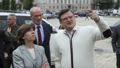 Кулеба: Омръзнаха ни "специалните решения" за интеграцията на Украйна в ЕС