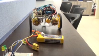 Млади учени разработват интелигентни роботи