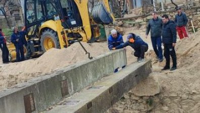 Изграждат пешеходен мост над основното дере в карловското село Слатина