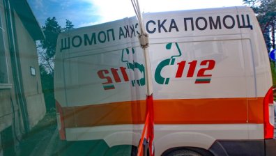 Майка и 2-месечното ѝ бебе са в реанимация след катастрофа край Шумен