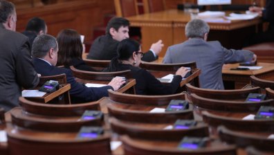През 2019: Народното събрание е приело 124 закона, заседавало е 82 пъти  