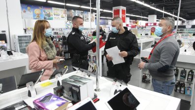 "Зеленият сертификат" удари нехранителните магазини - 50% по-малко клиенти