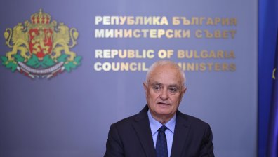 Запрянов отговори на Радев за F-16: Идват части, пилотите може да се подготвят в Румъния