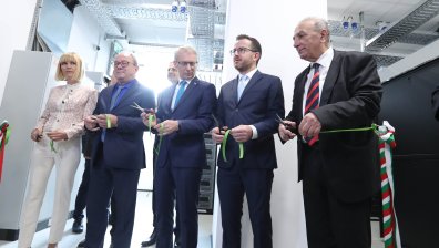 Денков откри българския суперкомпютър "Хемус"