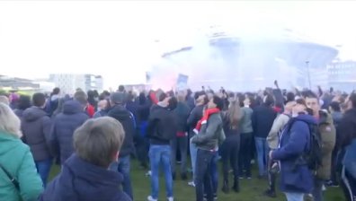 Луда радост за играчите и феновете на "Тотнъм", тъга в Амстердам