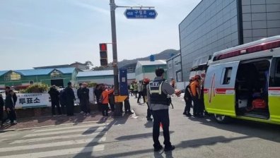 Трагедия в Южна Корея: Камион се вряза в хора пред магазин, има загинали