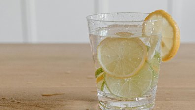 Как водата с лимон може да подобри здравето ни